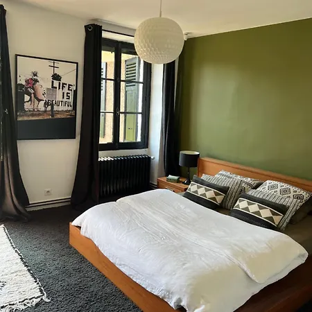 Maison De Charme Dans Le Vieux Homestay
